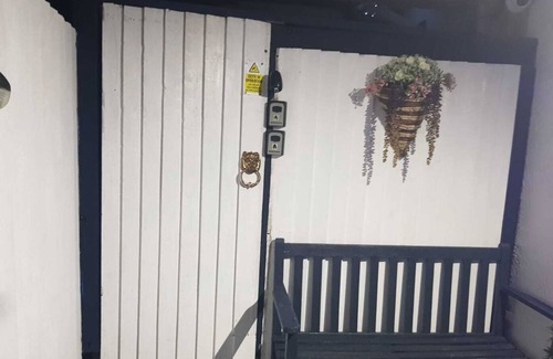 Heath House | Private En-suite with Free Parking and Breakfast A