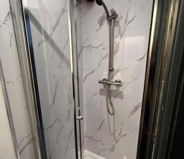 Rotherham House | Private ensuite room close to Rotherham city centre 2