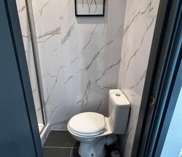 Rotherham House | Private ensuite room close to Rotherham city centre 3