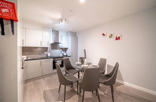 St Helens House | Private Ensuite Room Shared Kitchen St Helen D1