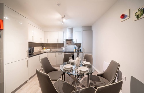 St Helens House | Private Ensuite Room Shared Kitchen St Helen C2