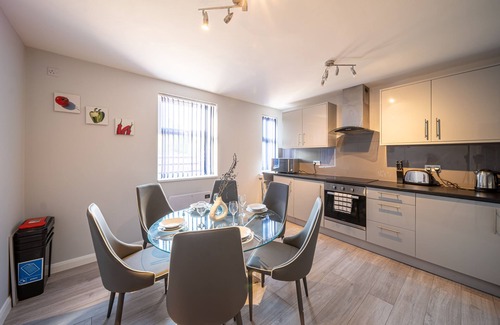 St Helens House | Private Ensuite Room Shared Kitchen St Helen B3