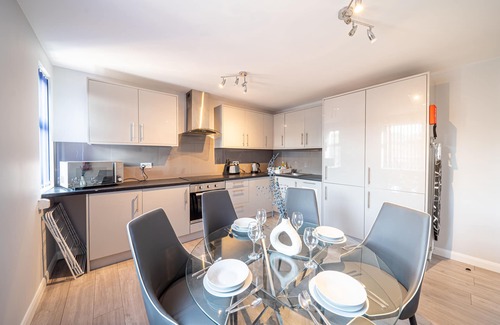 St Helens House | Private Ensuite Room Shared Kitchen St Helen B4