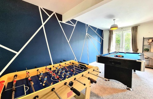 Hamilton House | Private Ensuite Room in Modern Home near General Hospital