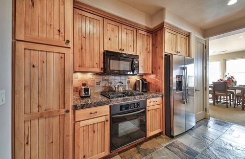 Lava Falls House | Private Entrada Biking/Hike Trails Nearby
