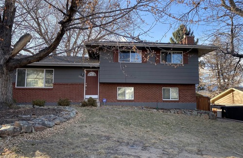 Broadmoor Apartment | Private Entrance, Quiet Neighborhood, 10 mins from downtown