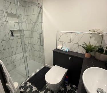 Salford Apartment | Private entrance 1 bed studio Salford - Perfect location for Concerts, RHS Gardens, Manchester City Centre and Salford Quays
