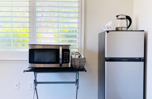 Raisin House | Private Entrance 1BR with a private Bath