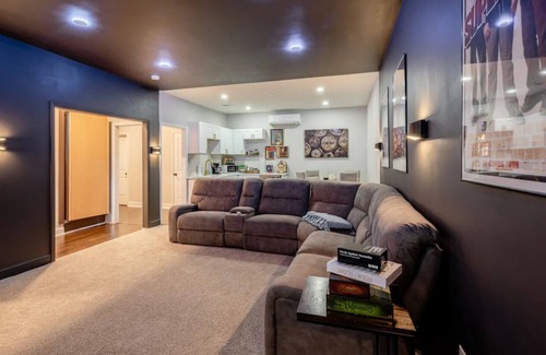 Clarkdale Apartment | Private Entrance Movie Theater Stay New Build 2023