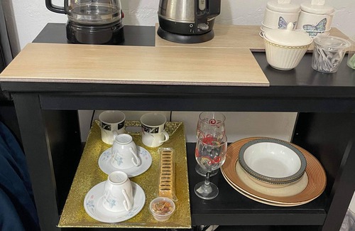 Gainesville Apartment | Private Entrance-Room w bath & kitchenette