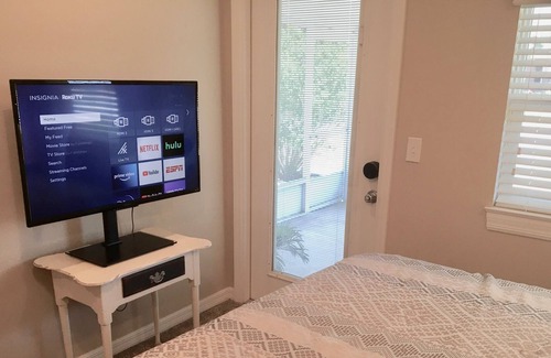 Cypress Gardens Apartment | Private Entrance Suite in Cypress Gardens near Legoland