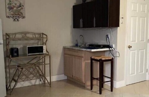 Port Saint Lucie Apartment | Private entrance to a quite studion