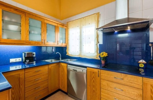 Santandria Ski Chalet | PRIVATE VILLA WITH FENCED SWIMMING POOL FOR CHILDREN'S SAFETY