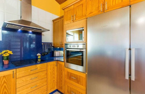 Santandria Ski Chalet | PRIVATE VILLA WITH FENCED SWIMMING POOL FOR CHILDREN'S SAFETY