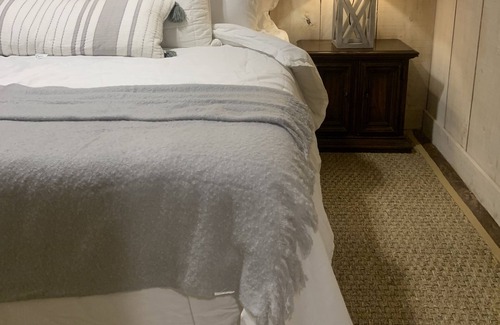 Oxford House | Private Estate Guest Quarters