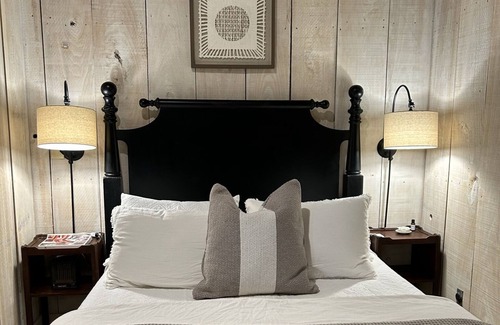 Oxford House | Private Estate Guest Quarters