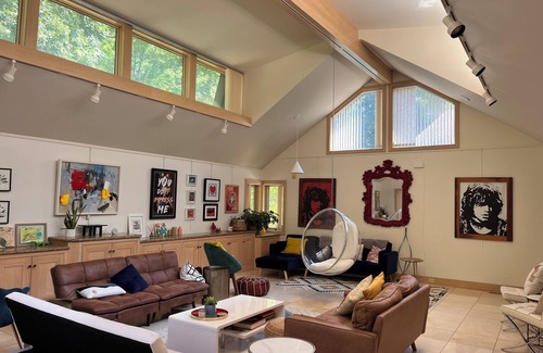 Orchard Park House | Private Estate Surrounded by Woods, Ponds, Nature and Peace