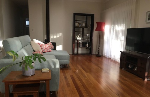 Elizabeth Beach House | Private family retreat close to bush, beach and lake.