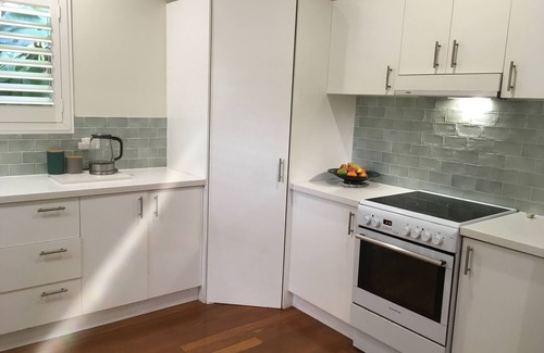 Elizabeth Beach House | Private family retreat close to bush, beach and lake.