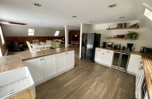 Newbury House | Private Family Friendly Ski&Lake Getaway on 2 acres. Short walk to Lake Sunapee