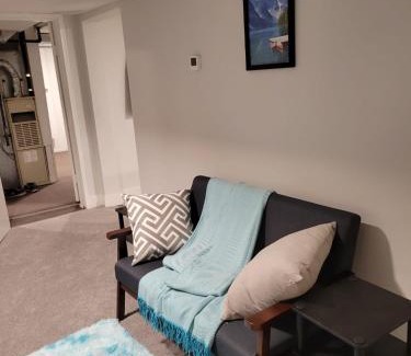 Southwest Edmonton Apartment | Private Family Hideaway or Business Travel in Edmonton - 2 Bedroom Apartment
