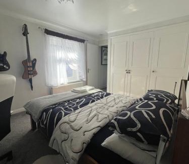 Portswood Apartment | Private Flat in City Centre with Parking