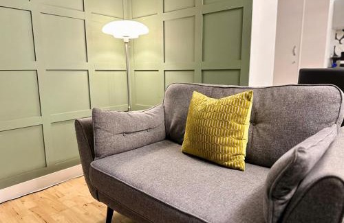 Cheetham Hill Apartment | Private Garden Apartment with Geodome