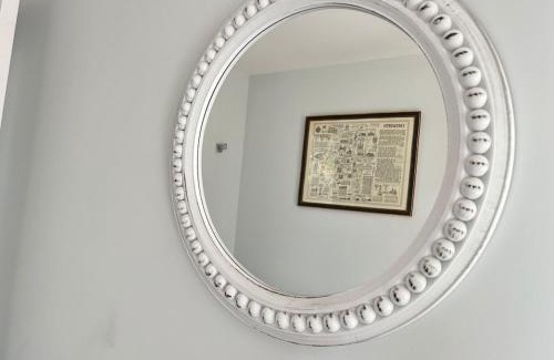 Emsworth House | Private Garden Retreat 2BR Modern Comfort