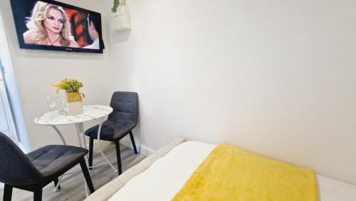 West Thurrock Apartment | Private Garden Studio near London free Freeparking