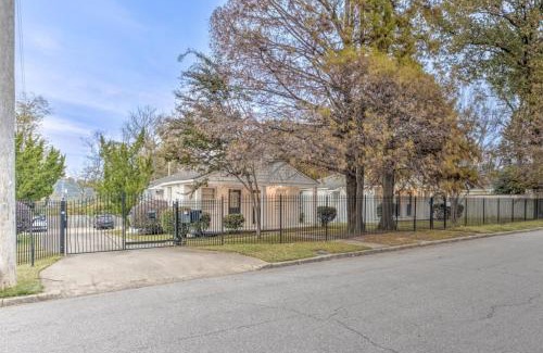 Midtown Apartment | Private Gated Cottage Walk to Overton Square