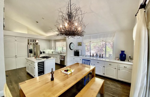 St. Helena Villa | Private gated Villa with pool overlooking vineyards