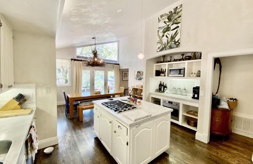St. Helena Villa | Private gated Villa with pool overlooking vineyards