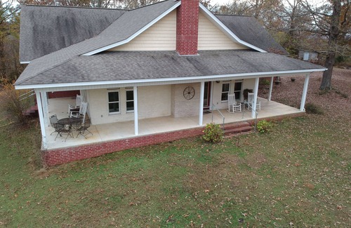 Jones Mills House | Private getaway, new, overlooking Hot Springs 270 east. Temporary housing rates