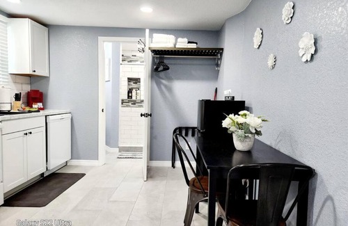 Lakeland Apartment | Private Getaway Studio !