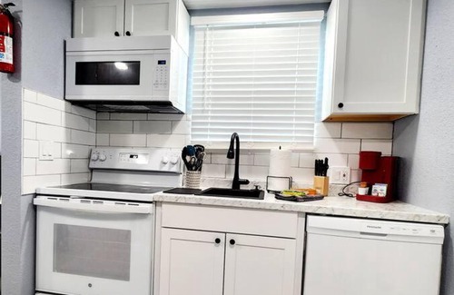 Lakeland Apartment | Private Getaway Studio !