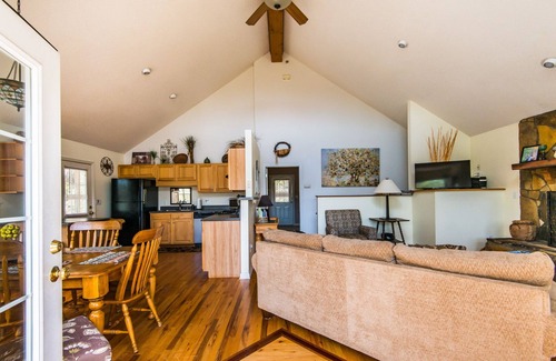 Asheville House | Private Gorgeous Mountain View Chalet- SUPER RATES