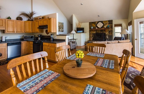 Asheville House | Private Gorgeous Mountain View Chalet- SUPER RATES