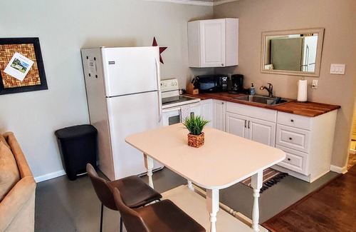 Radnor House | ✨Private Guest House - 4mi from Downtown 🎸& 12 South 🛍️