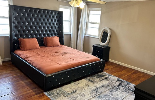 Constable Hook House | Private guest house near NYC with food voucher and parking