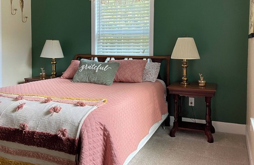 Havana House | Private guest house that’s minutes to downtown Tallahassee. Clean and quiet.