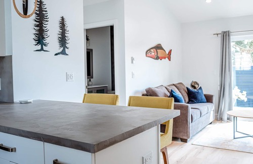 Regional District of Nanaimo House | Private Guest House -Villa in the Valley-