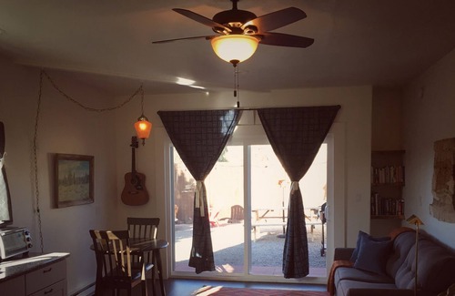 Montague Apartment | PRIVATE GUEST STUDIO & INSPIRING MT. SHASTA VIEW