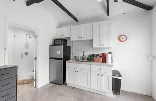 Pico - Robertson Apartment | Private Guest Suite Beverly Hills Adj