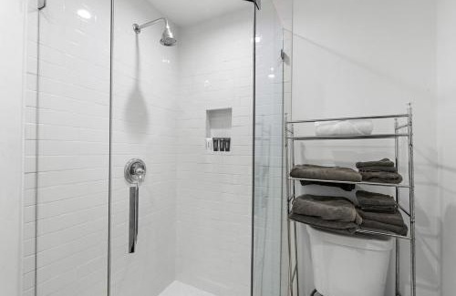 Pico - Robertson Apartment | Private Guest Suite Beverly Hills Adj