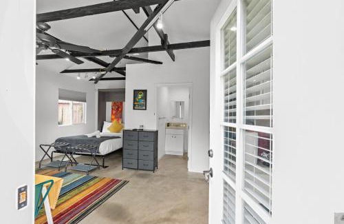 Pico - Robertson Apartment | Private Guest Suite Beverly Hills Adj