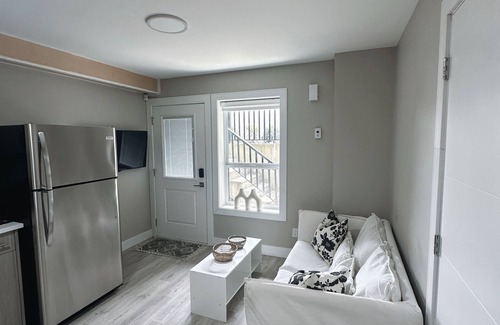 Vancouver South House | Private Guest Suite close to airport & downtown