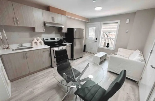 Vancouver South House | Private Guest Suite close to airport & downtown