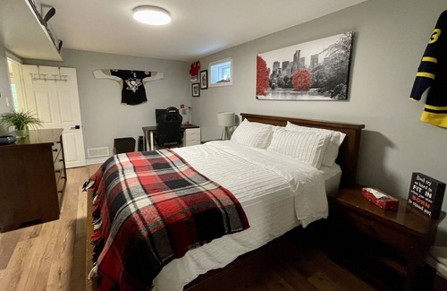 Newmarket Apartment | Private Guest suite in South East Newmarket, Ontario, Canada