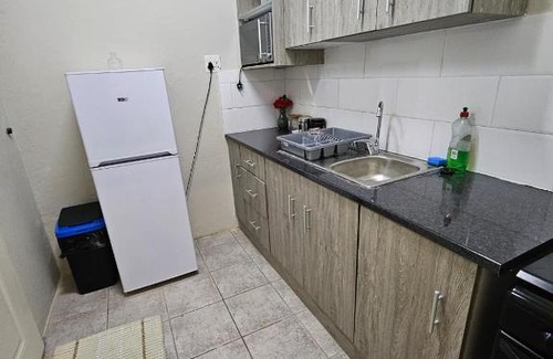 Berea House | Private Guest Suite with 24hr Electricity, East London