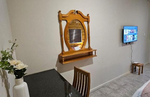 Berea House | Private Guest Suite with 24hr Electricity, East London